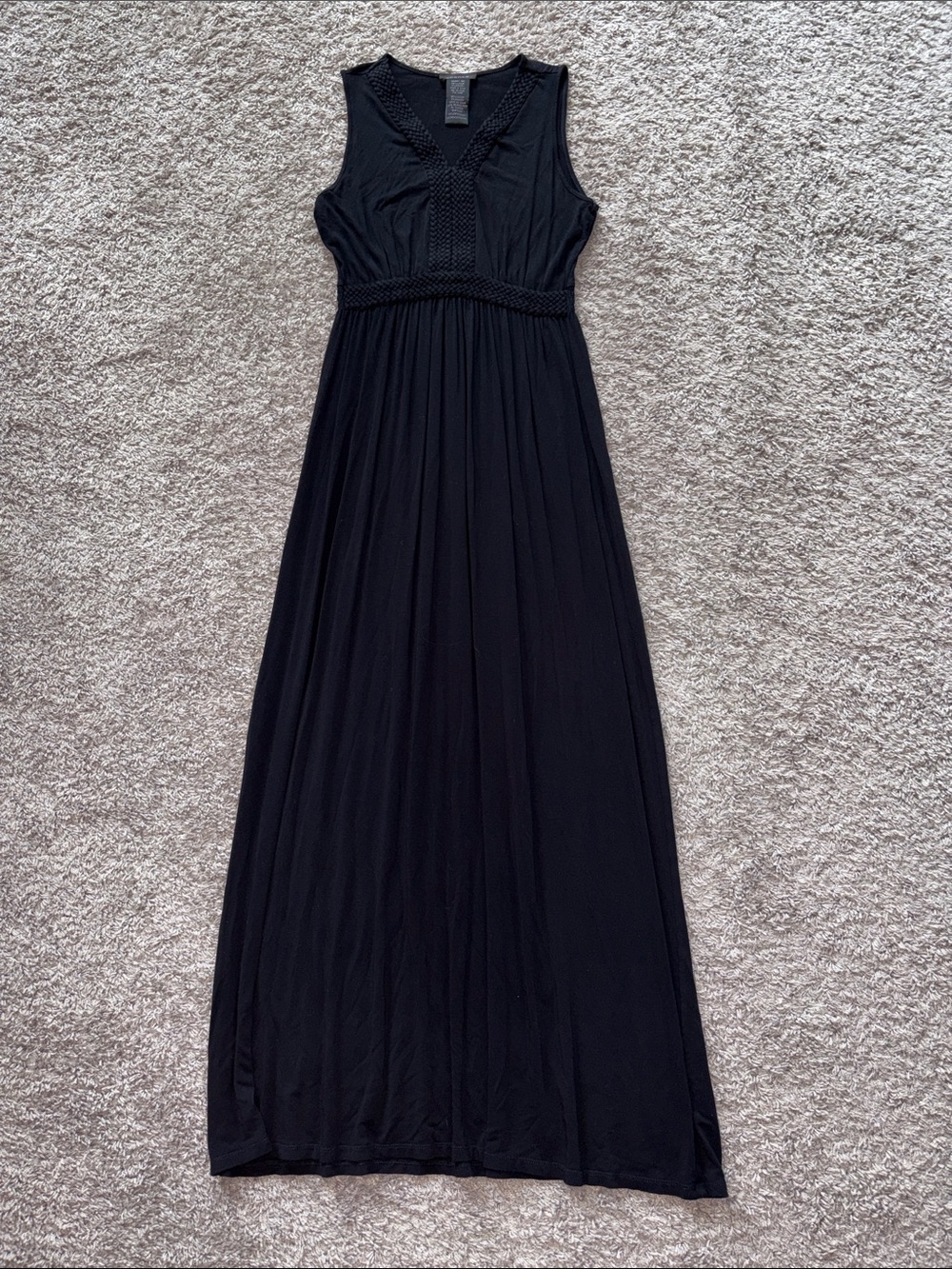 Spense Black Sleeveless Maxi Dress with V-Neck